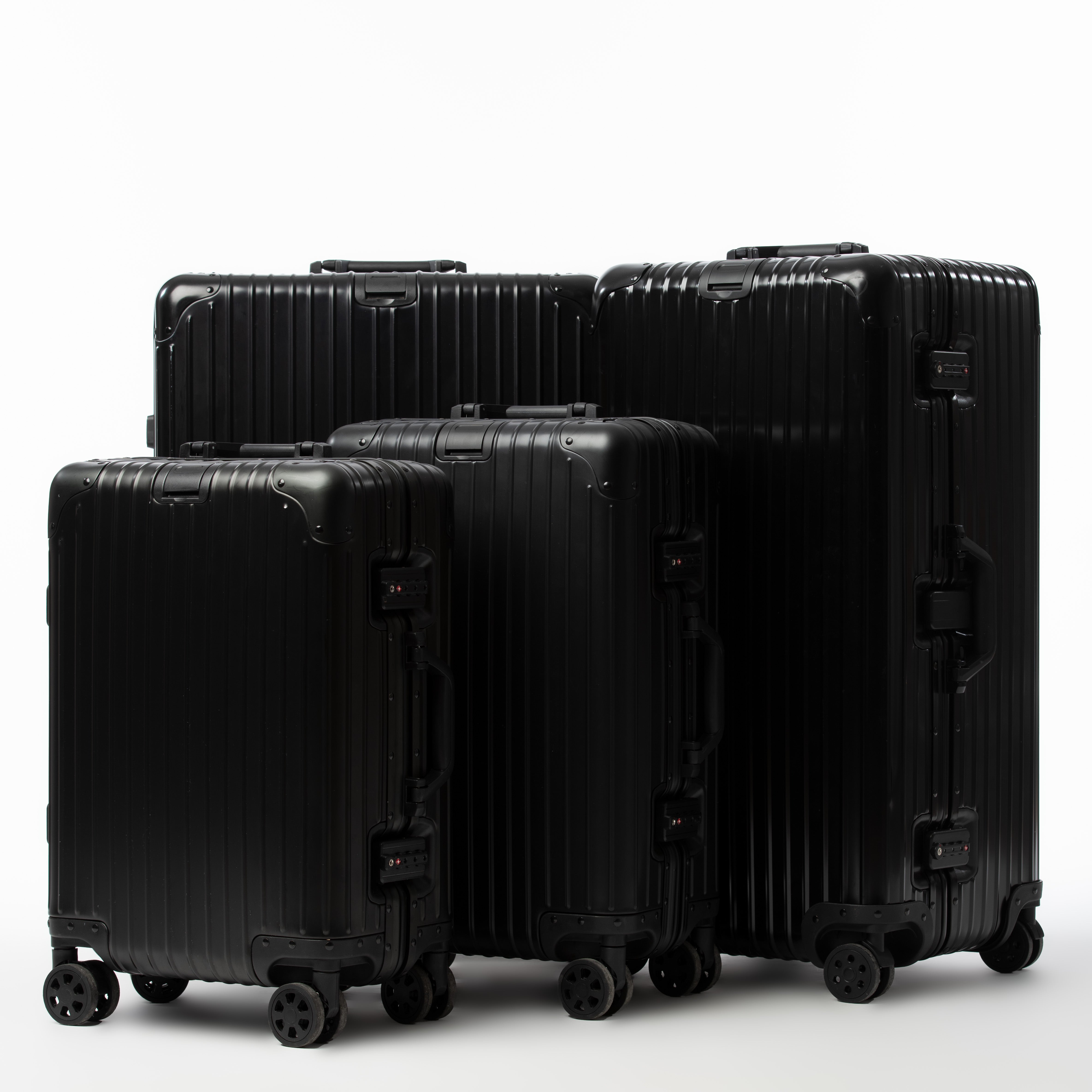 80% OFF ALUMINUM SUITCASE V1 VERSION & APPROVED RETURNS