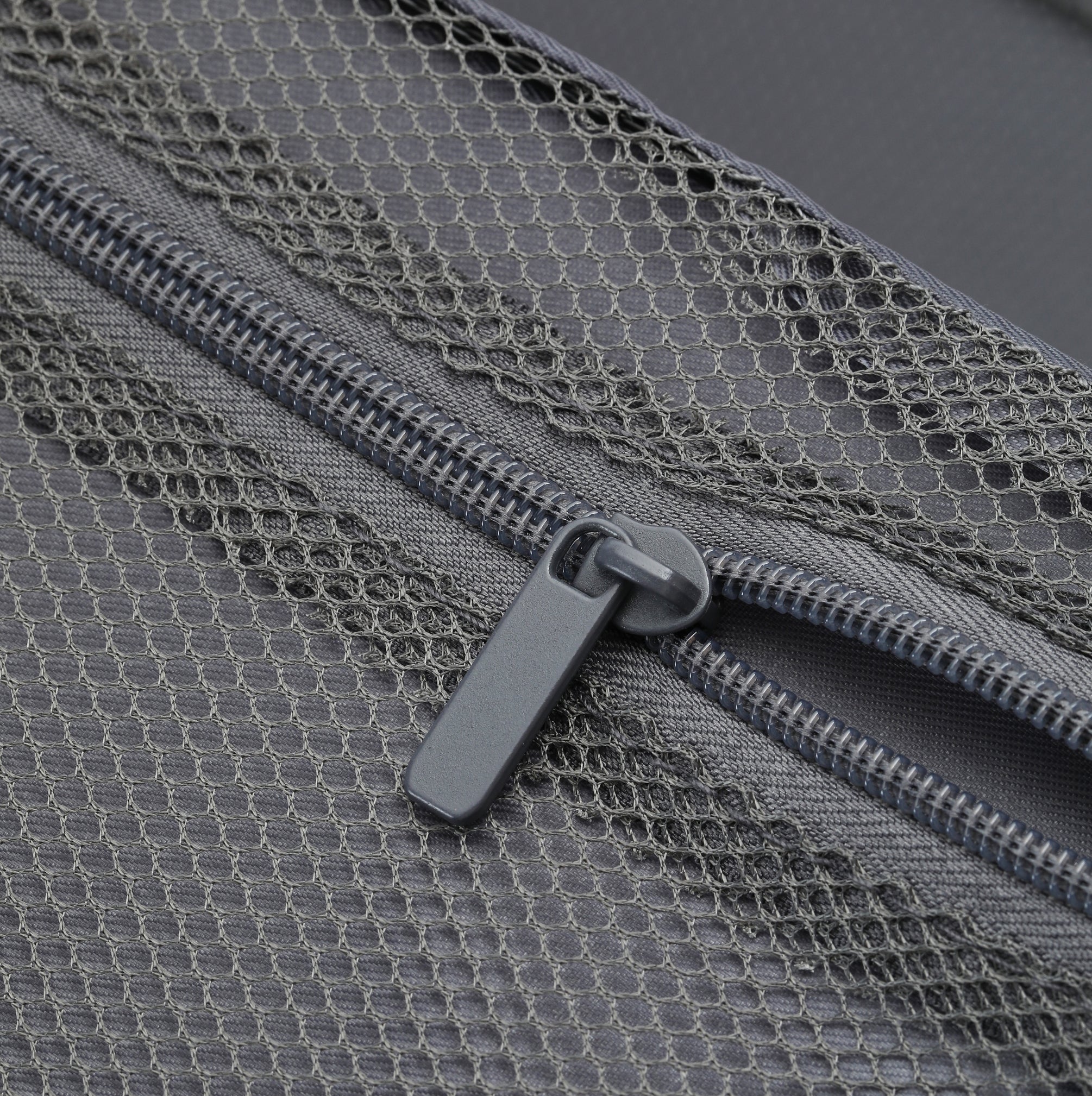 ALUMINUM SUITCASE V2 NEW, STRONGER ALUMINIUM & REMOVEABLE WHEELS
