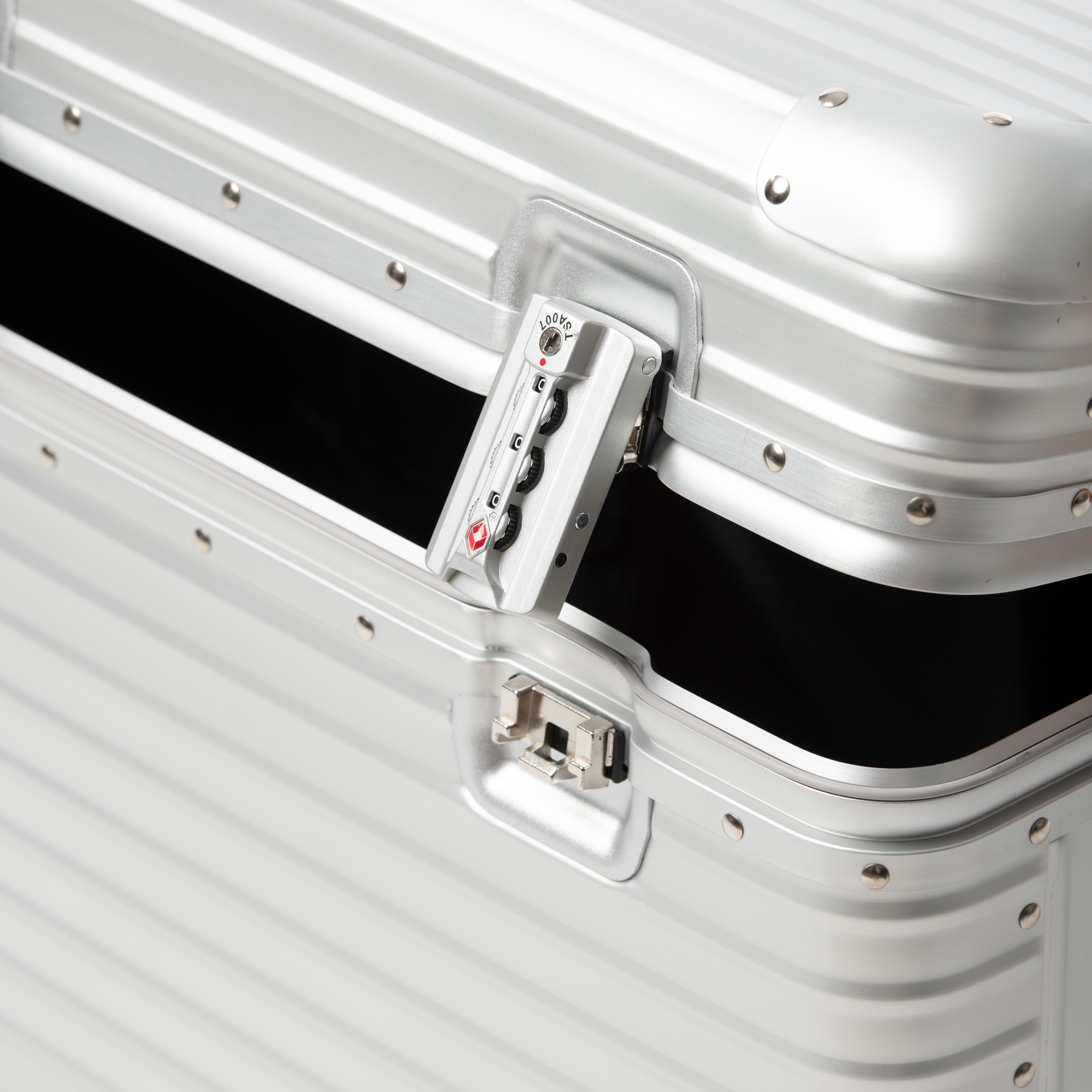PILOT ALUMINUM CASE
