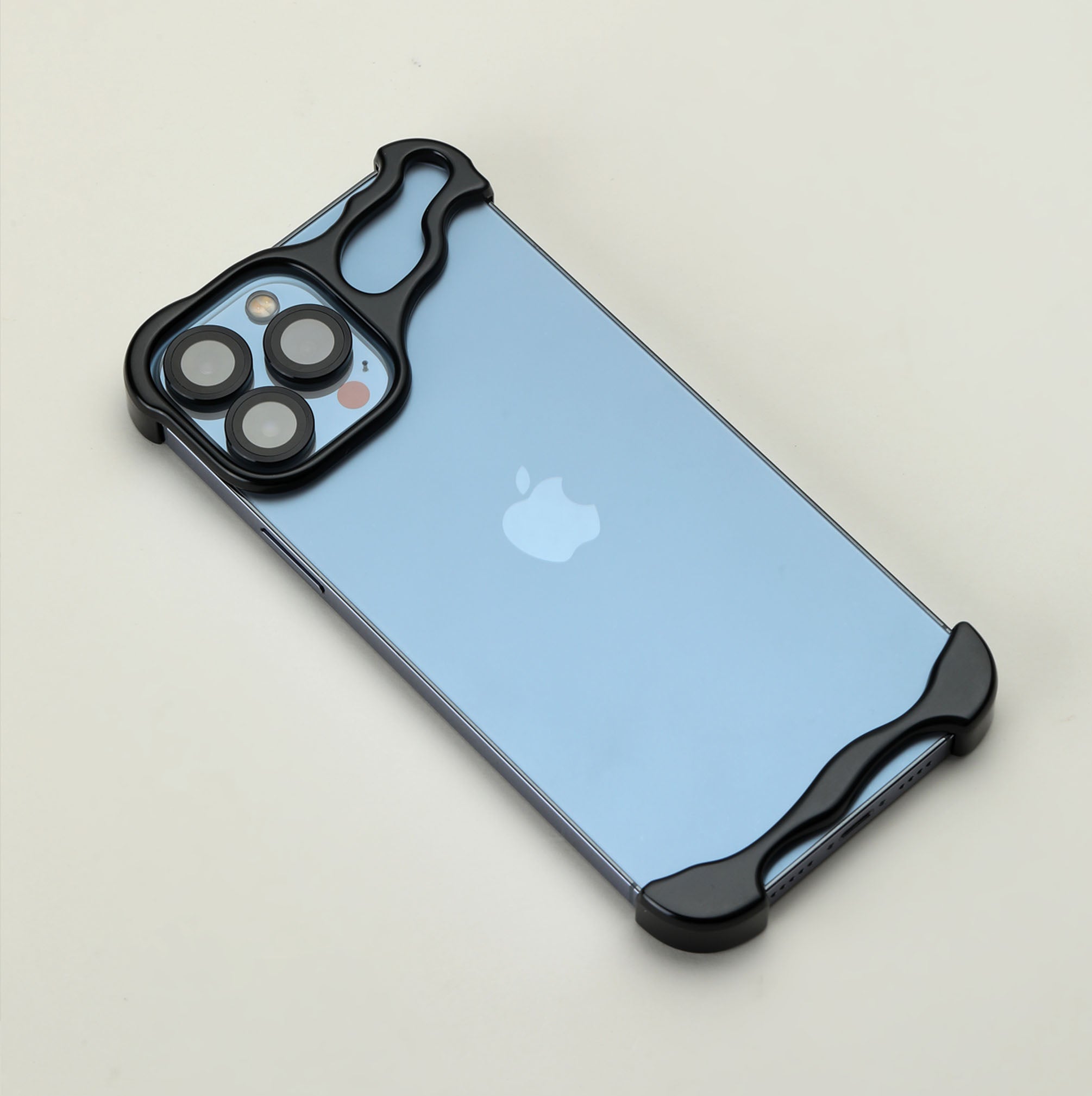 ALUMINIUM IPHONE CASE