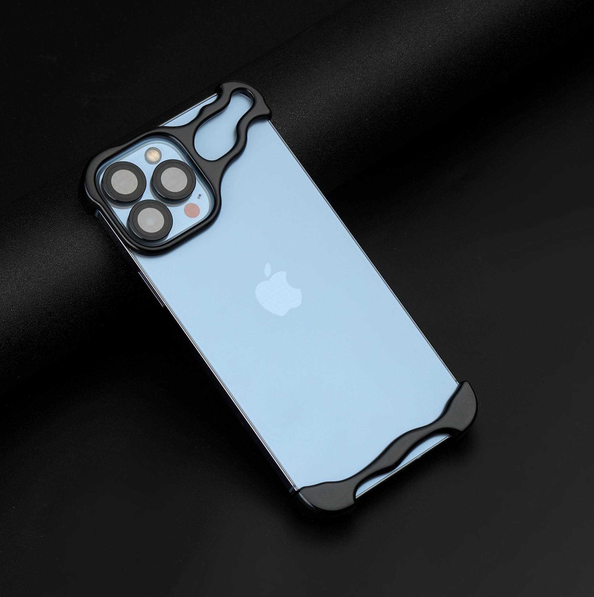 ALUMINIUM IPHONE CASE