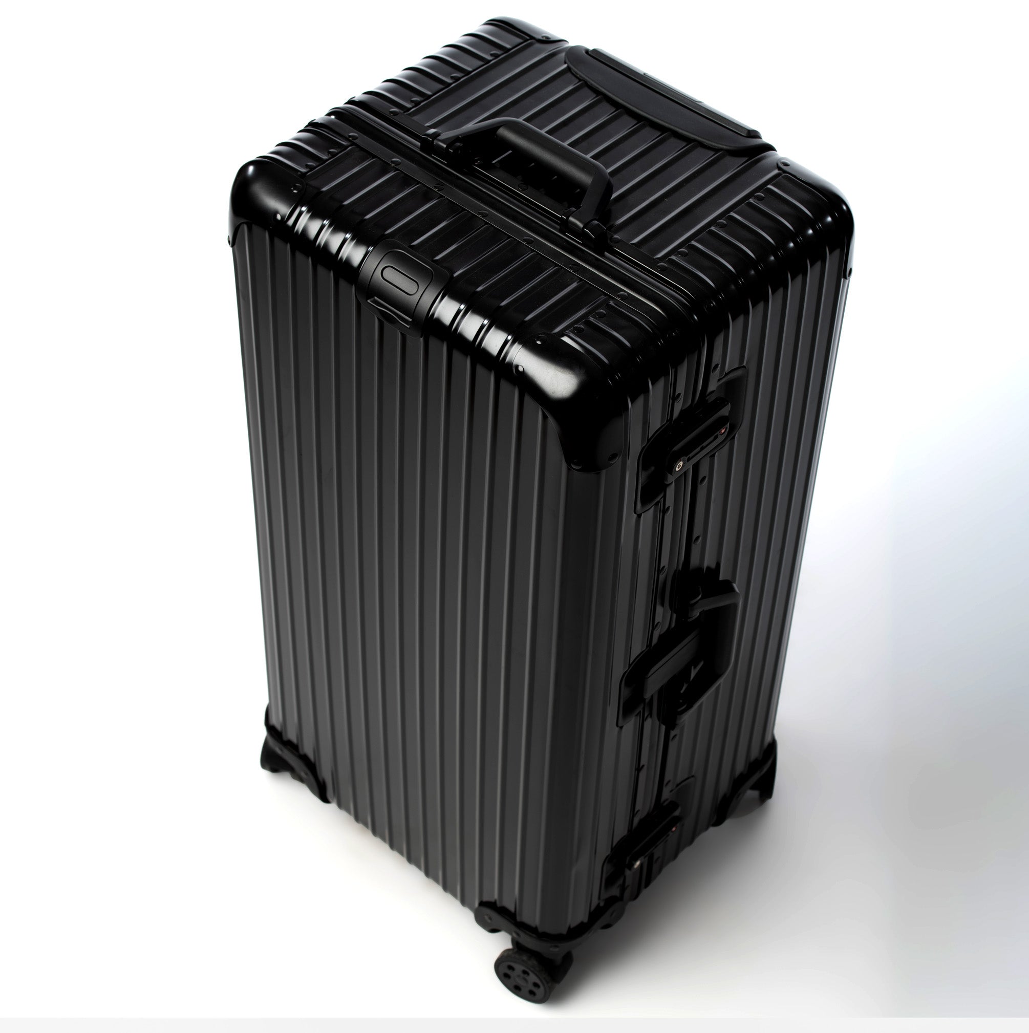 ALUMINUM SUITCASE PRE-ORDER SHIPPING NOV 20TH